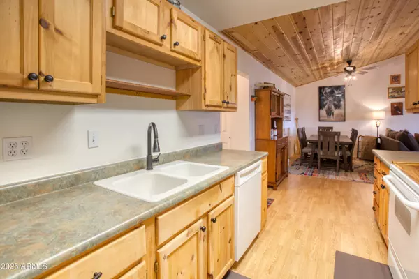 Show Low, AZ 85901,2024 Silver Creek Drive