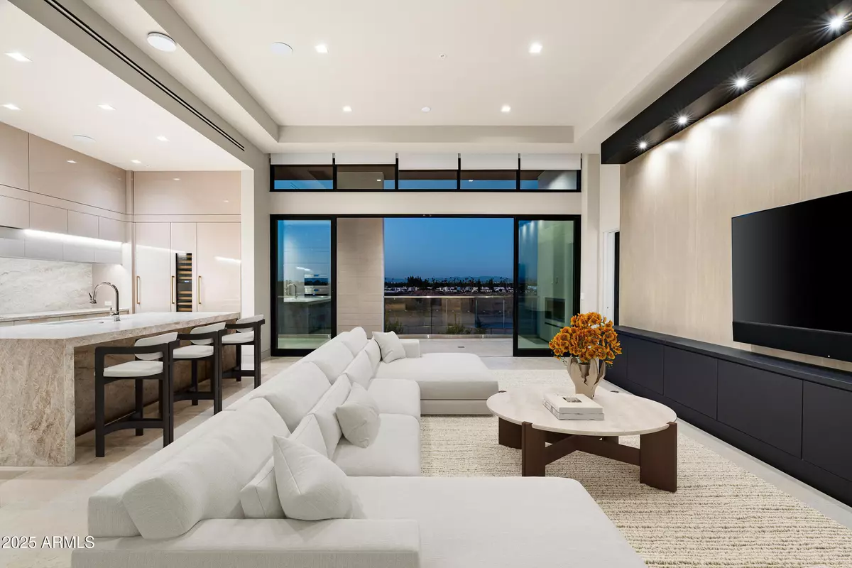 Paradise Valley, AZ 85253,6587 N PALMERAIE Boulevard #3010