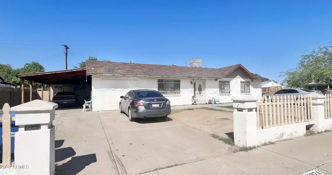 5924 W EARLL Drive, Phoenix, AZ 85033