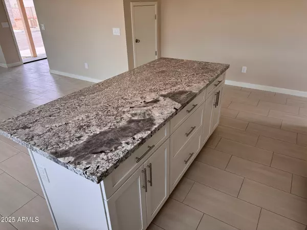 Mesa, AZ 85210,523 S PASADENA -- #112