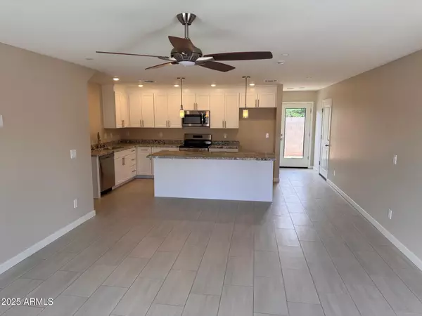 Mesa, AZ 85210,523 S PASADENA -- #115
