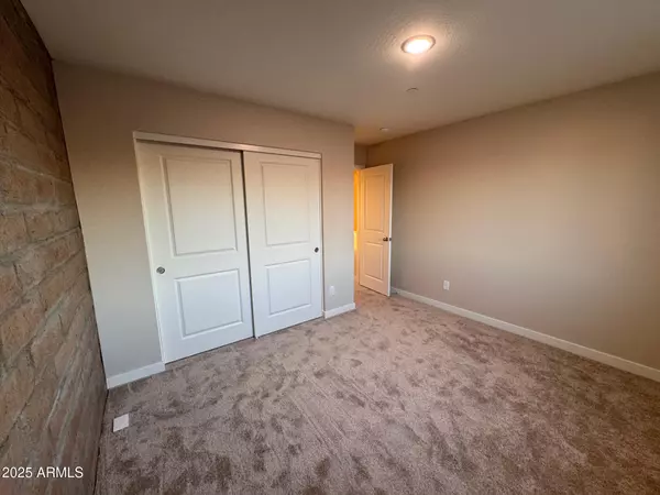 Mesa, AZ 85210,523 S PASADENA -- #113