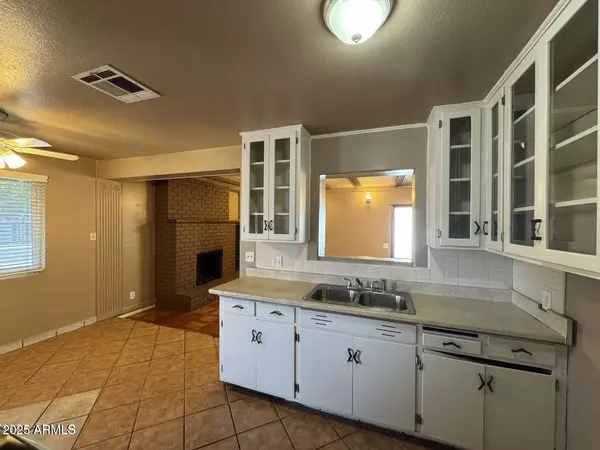 Phoenix, AZ 85021,1714 W COCHISE Drive