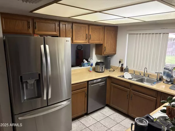 Mesa, AZ 85210,817 W KNOWLES Circle