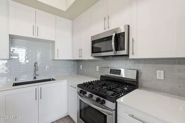 Scottsdale, AZ 85251,7300 E EARLL Drive #3016