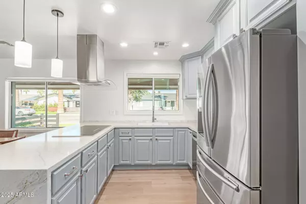 Phoenix, AZ 85018,3443 E TURNEY Avenue