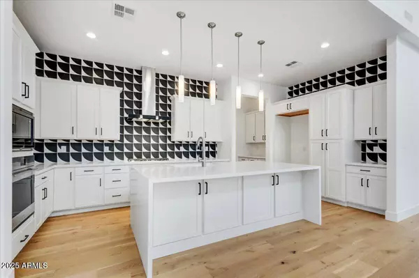 Phoenix, AZ 85021,100 W NORTHERN Avenue #4