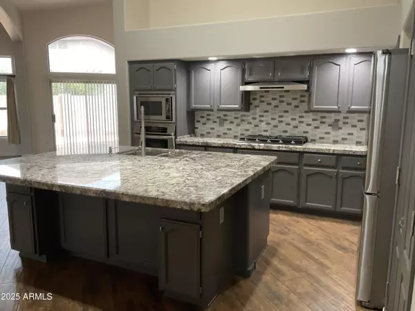 Phoenix, AZ 85024,21014 N 16th Place