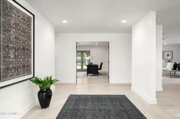 Phoenix, AZ 85018,4605 E ORANGE Drive