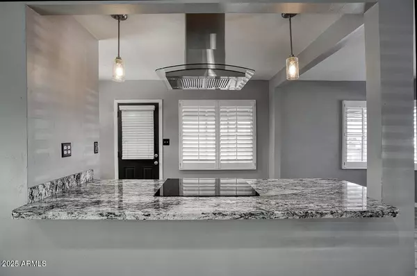 Phoenix, AZ 85015,2035 W DENTON Lane