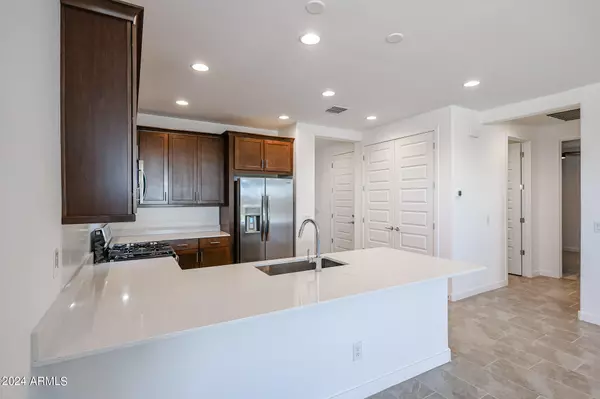 Phoenix, AZ 85085,2071 W BRAMBLE BERRY Lane