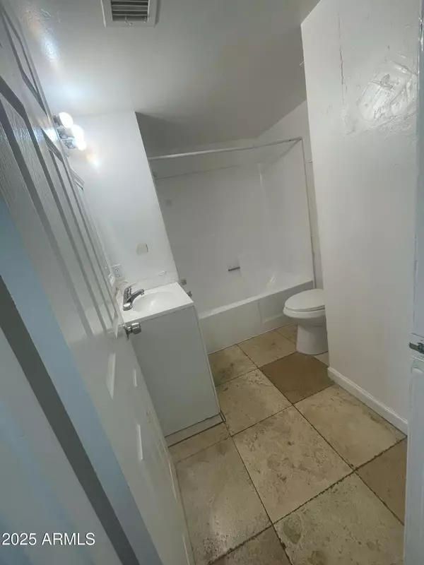 Phoenix, AZ 85009,2698 N 43RD Avenue #D