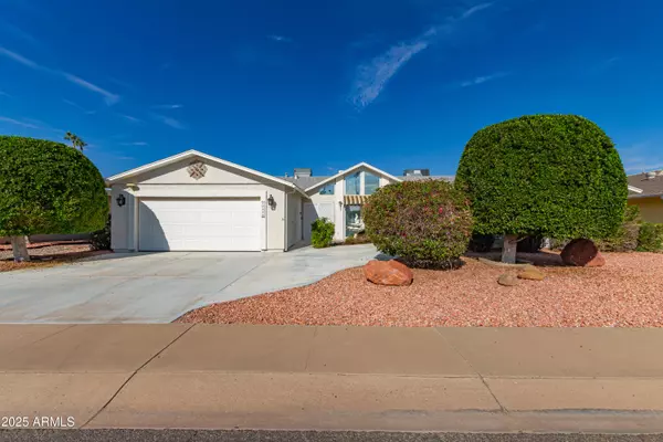 10626 W EMERALD Point, Sun City, AZ 85351