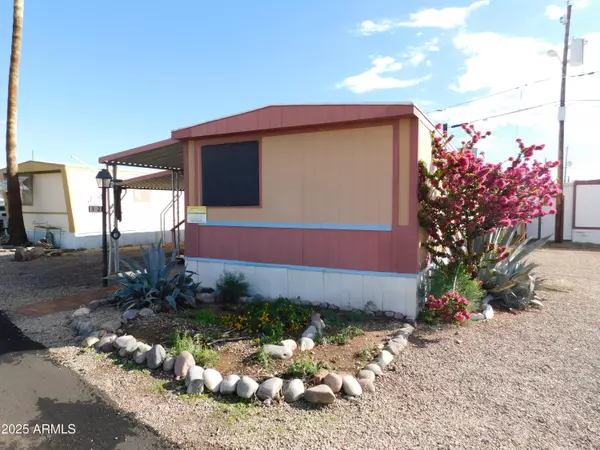 Apache Junction, AZ 85120,925 N Plaza Drive #32