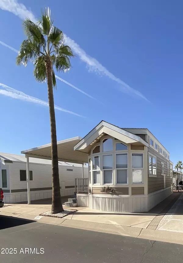 51 S IRON ORE Drive, Apache Junction, AZ 85119