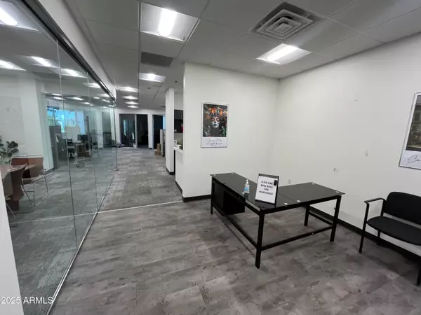 637 S 48TH Street, Tempe, AZ 85281