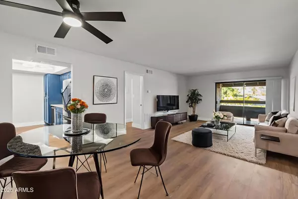 Phoenix, AZ 85018,3825 E CAMELBACK Road #291