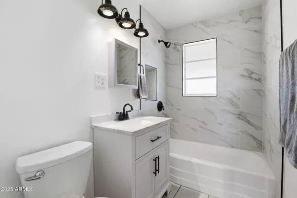 Phoenix, AZ 85009,2001 N 39TH Avenue