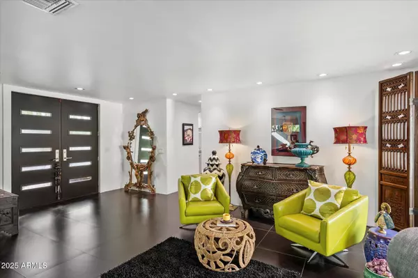 Paradise Valley, AZ 85253,6417 N 52nd Place