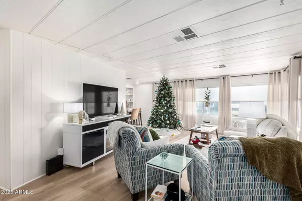 Phoenix, AZ 85029,11811 N 19TH Avenue #24