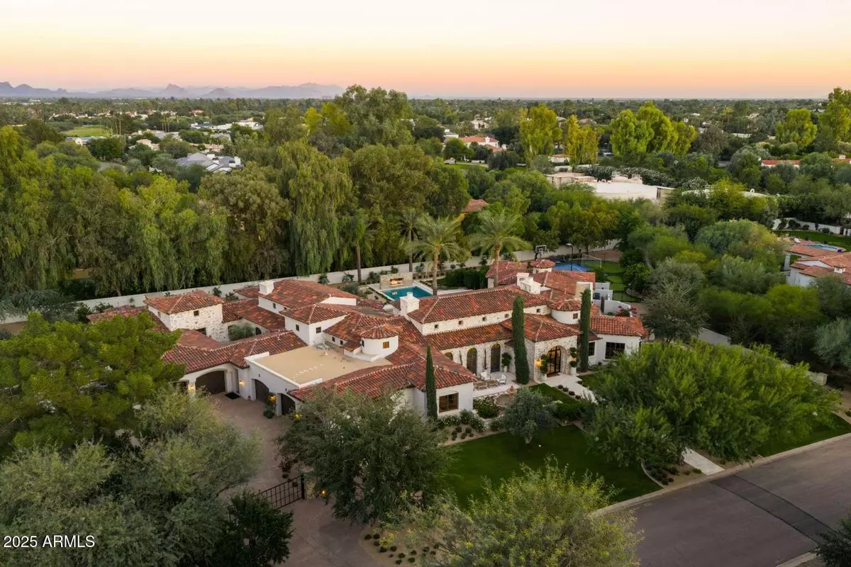 Paradise Valley, AZ 85253,8601 N 59TH Place