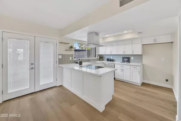 5449 W EL CAMINITO Drive, Glendale, AZ 85302