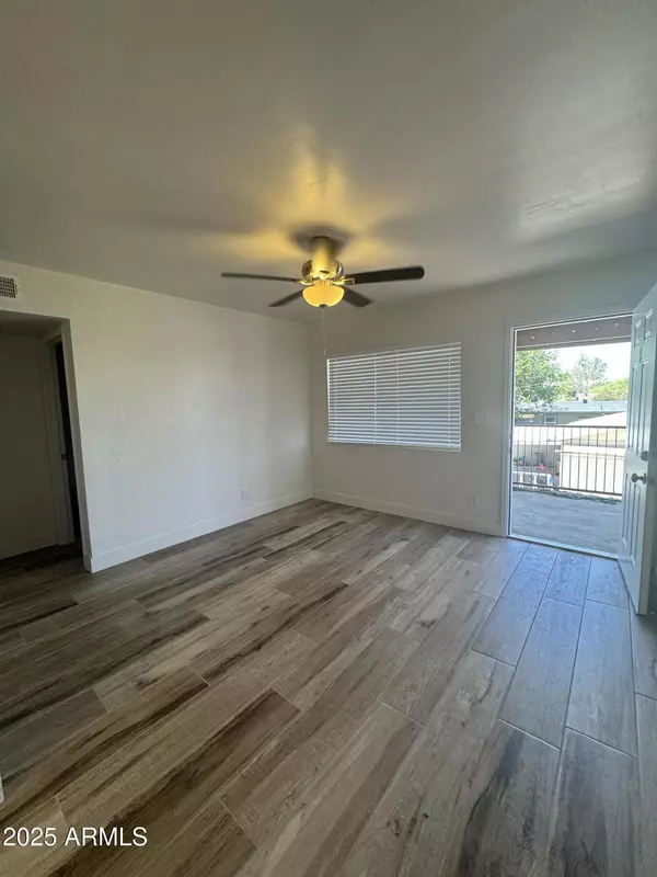 Mesa, AZ 85201,738 W PEPPER Place