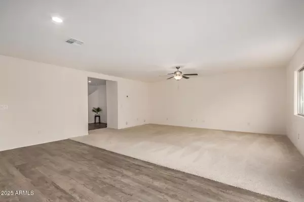 Florence, AZ 85132,233 S Oak Street