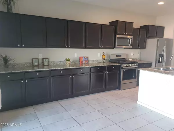 Tolleson, AZ 85353,9804 W ATLANTIS Way