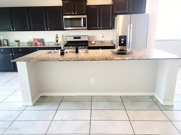 Tolleson, AZ 85353,9804 W ATLANTIS Way