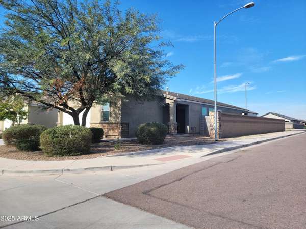 Tolleson, AZ 85353,9804 W ATLANTIS Way