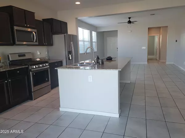 Tolleson, AZ 85353,9804 W ATLANTIS Way