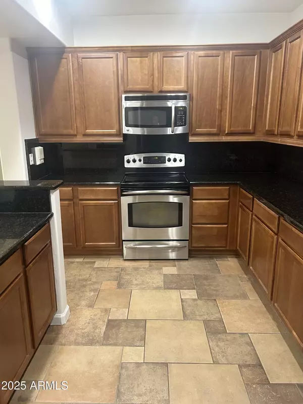 Phoenix, AZ 85050,3935 E ROUGH RIDER Road #1078