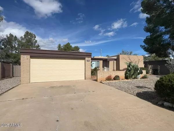 433 MEADOWS Drive, Sierra Vista, AZ 85635