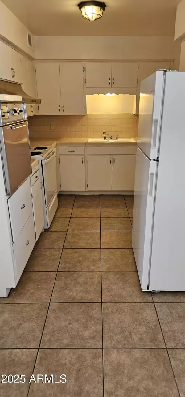 Mesa, AZ 85204,62 S ALLEN -- #A