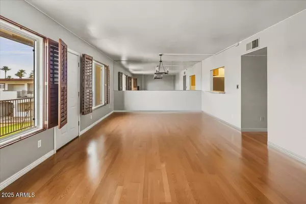 Litchfield Park, AZ 85340,220 S Old Litchfield Road #212