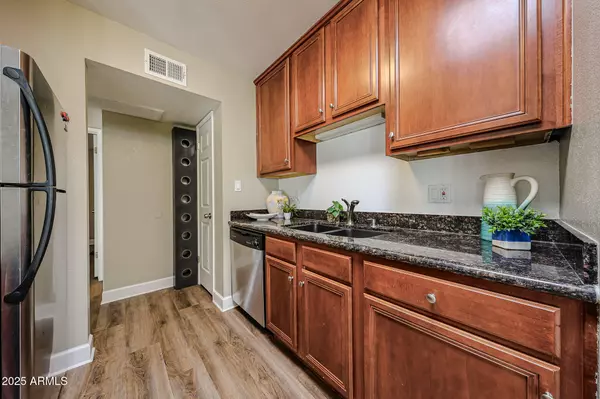 Phoenix, AZ 85016,4419 N 27th Street #22