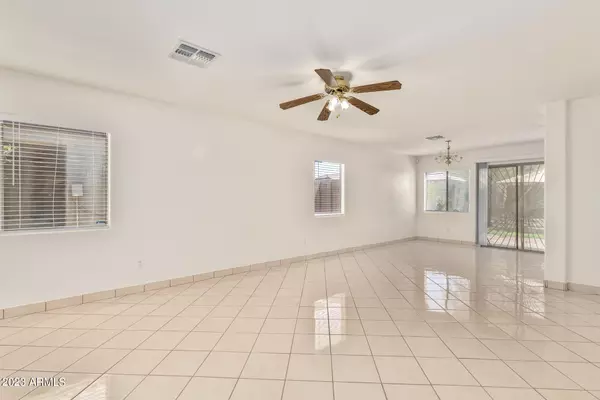 Phoenix, AZ 85041,1525 W BURGESS Lane