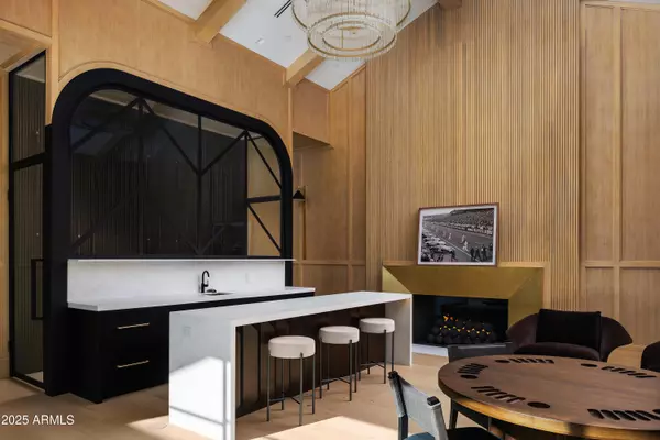 Paradise Valley, AZ 85253,5636 E CABALLO Drive