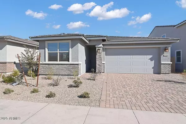 17184 W SADDLE HORN Trail, Surprise, AZ 85387