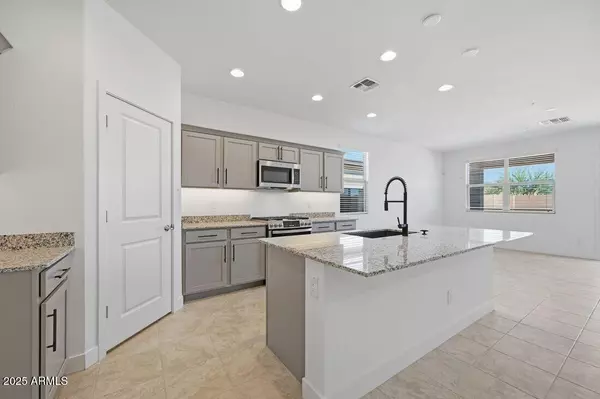 Surprise, AZ 85387,17184 W SADDLE HORN Trail