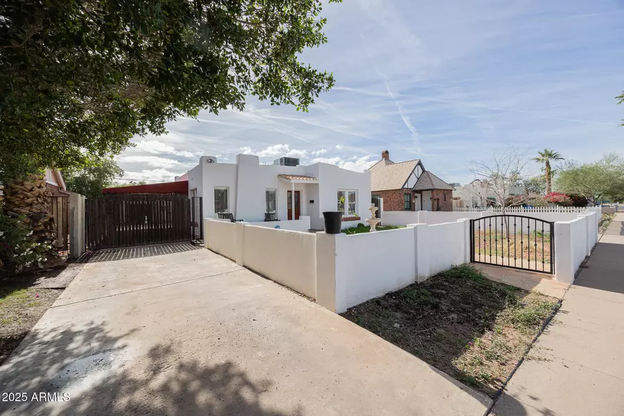 1617 E WILLETTA Street, Phoenix, AZ 85006