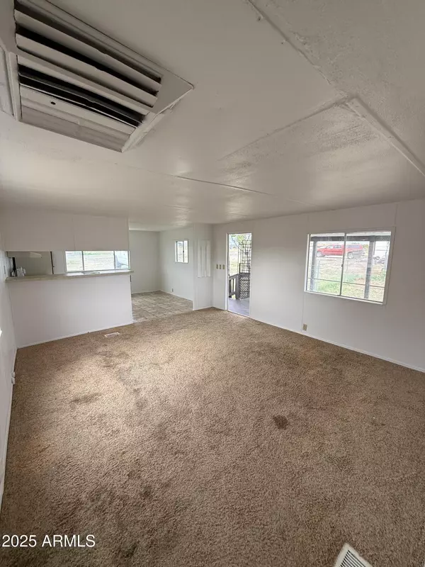 Mayer, AZ 86333,15835 S CORDES LAKES Drive