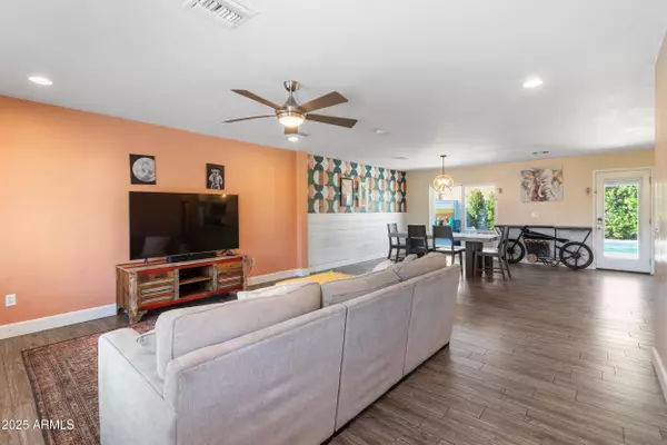 Scottsdale, AZ 85251,4014 N 81ST Street