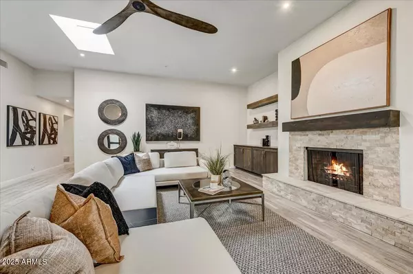 Scottsdale, AZ 85258,8184 E DEL CUARZO Drive