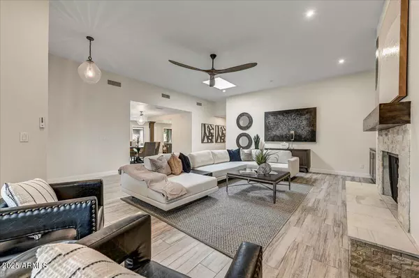 Scottsdale, AZ 85258,8184 E DEL CUARZO Drive