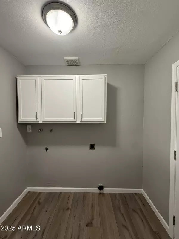 Phoenix, AZ 85027,19839 N 6TH Drive