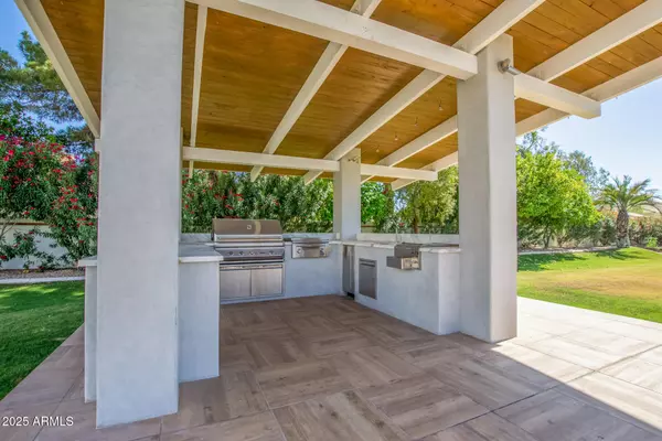 Paradise Valley, AZ 85253,9128 N 55TH Street