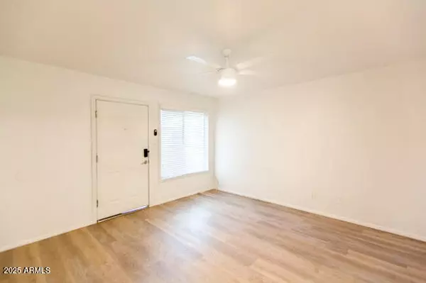 Phoenix, AZ 85013,337 W PASADENA Avenue #17