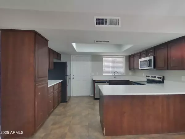 Chandler, AZ 85225,570 W MYRNA Lane